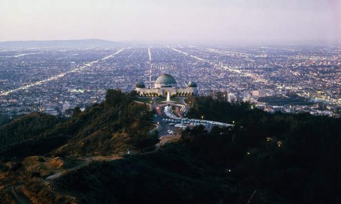 LA_Griffith-observatory_1964